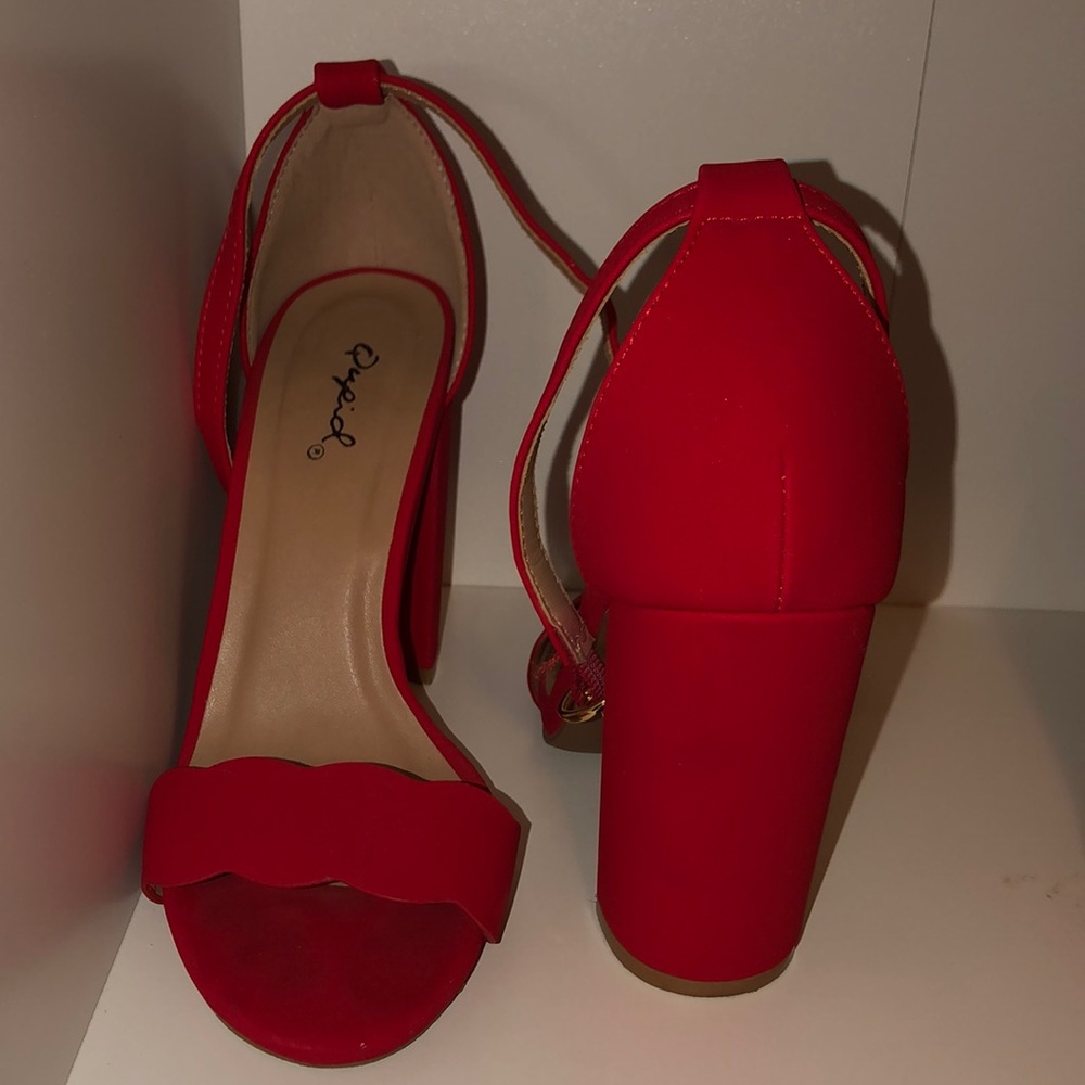 Qupid Red heels ♥️